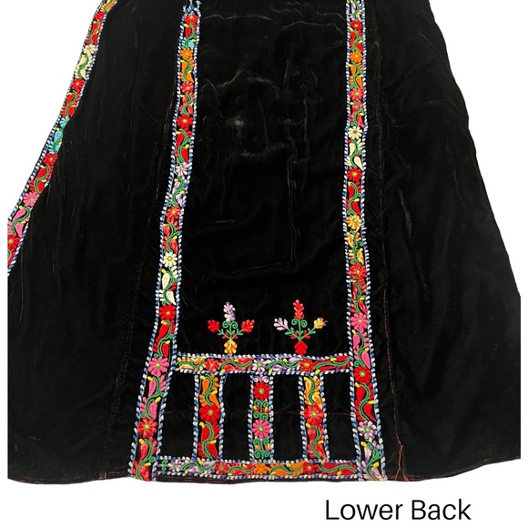 Vintage 60’s Boho Renaissance-Styled Black Velvet Dress Floral Embroidery Panels - Picture 8 of 16